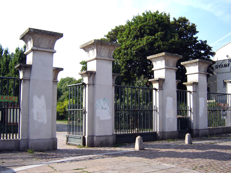 Abney Park Cemetery, London